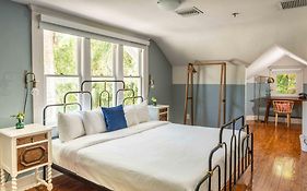 Miami River Inn By Renzzi